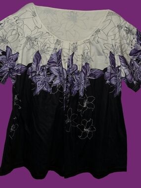 Women’s Purple Floral Scoop Neck Top